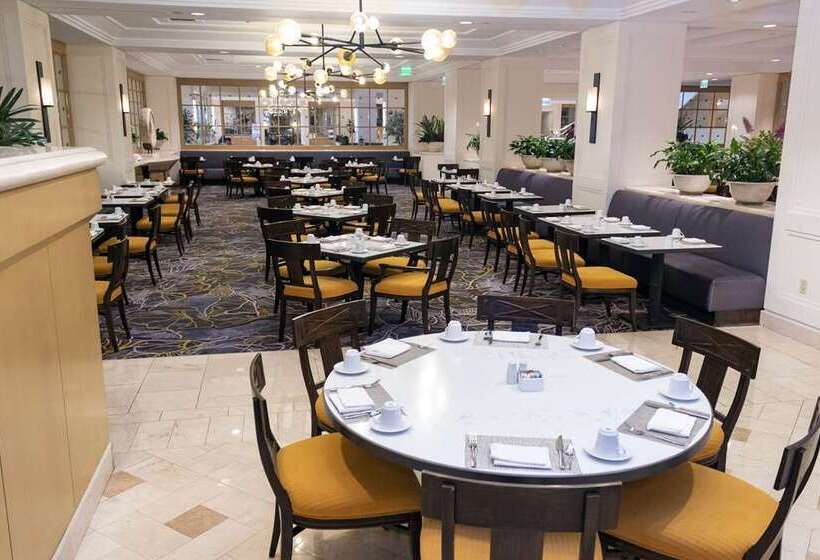 هتل Hilton Los Angeles Airport