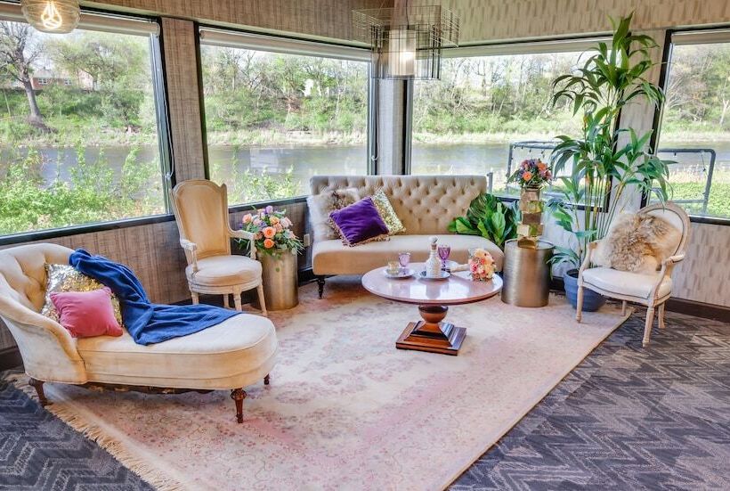 هتل Holiday Inn Milwaukee Riverfront, An Ihg