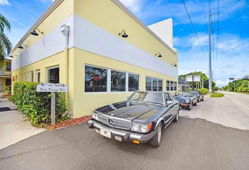 בית מלון כפרי Key Largo Inn