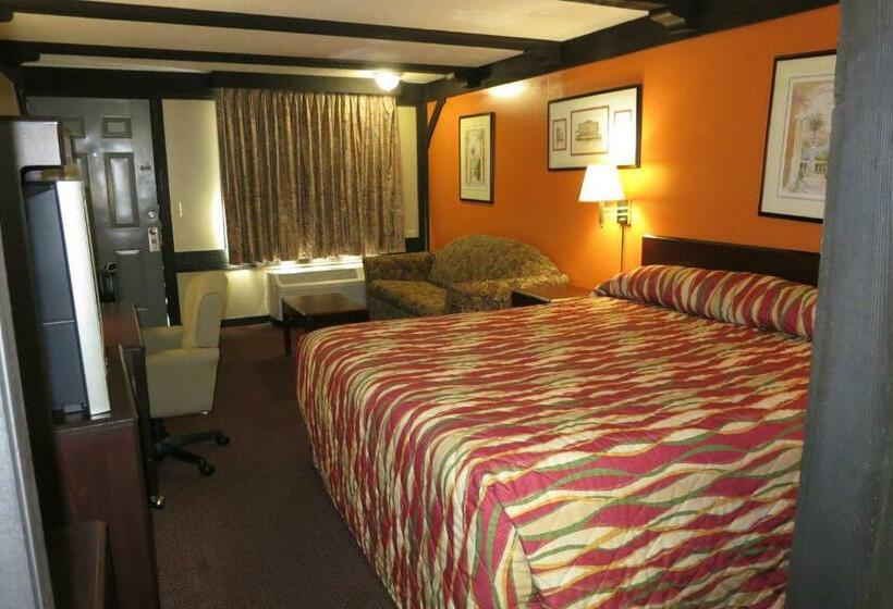 هتل Kings Inn  Albany