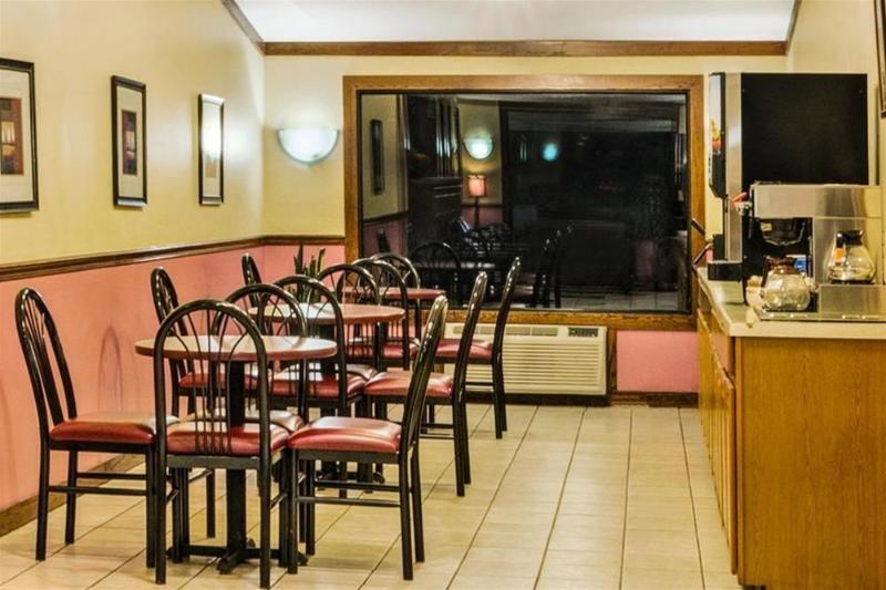 בית מלון כפרי Knights Inn Pittsburgh Bridgeville