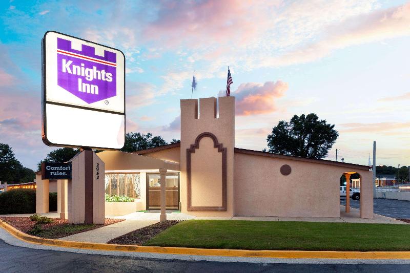 فندق Knights Inn Tucker