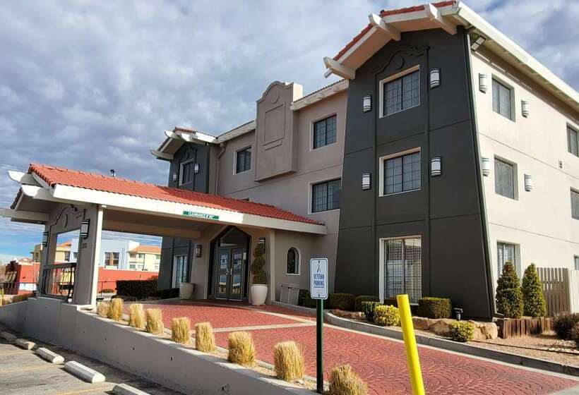 هتل La Quinta Inn By Wyndham Albuquerque Airport
