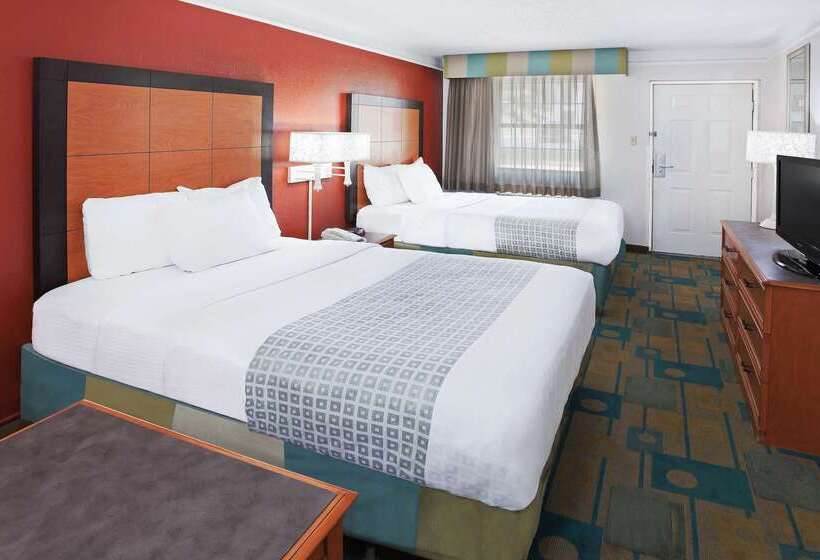 בית מלון כפרי La Quinta Inn By Wyndham Amarillo Midcity