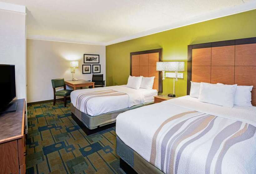 בית מלון כפרי La Quinta Inn By Wyndham Amarillo Midcity