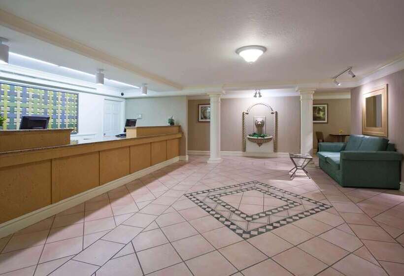 فندق La Quinta Inn By Wyndham Cheyenne