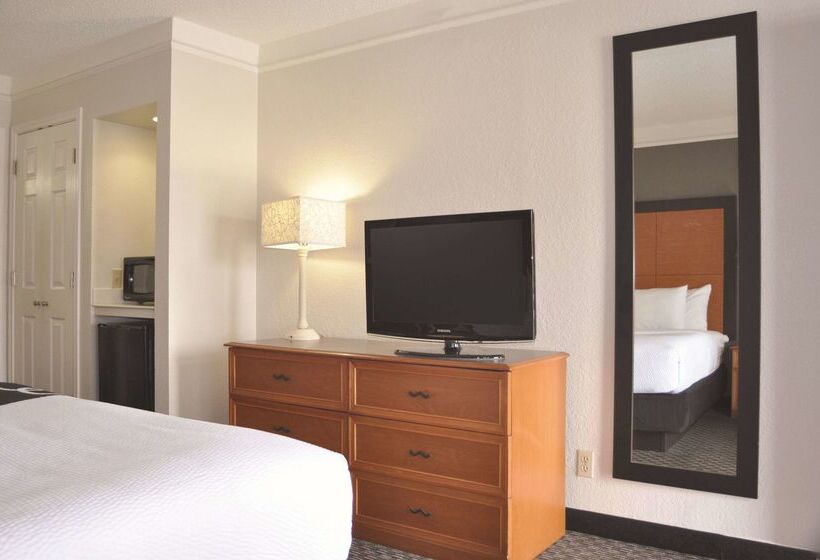 هتل La Quinta Inn By Wyndham Dallas Uptown