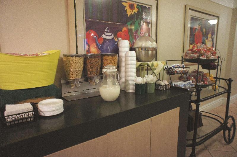 هتل La Quinta Inn By Wyndham Farmington