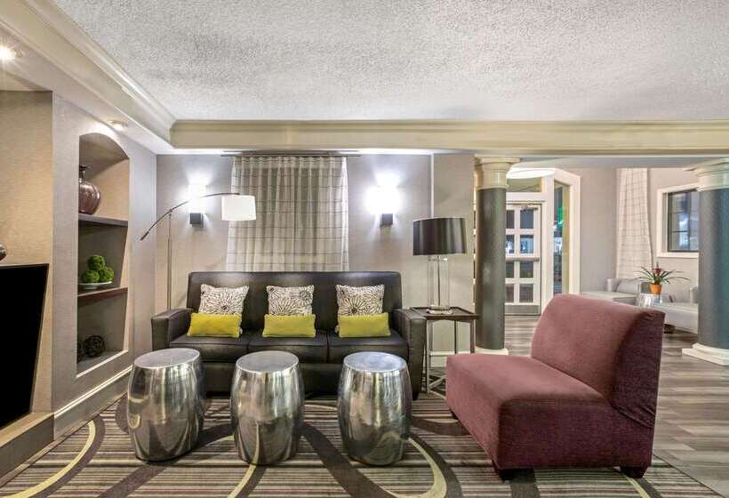 هتل La Quinta Inn By Wyndham Fresno Yosemite