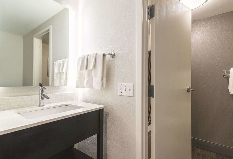 هتل La Quinta Inn By Wyndham Fresno Yosemite