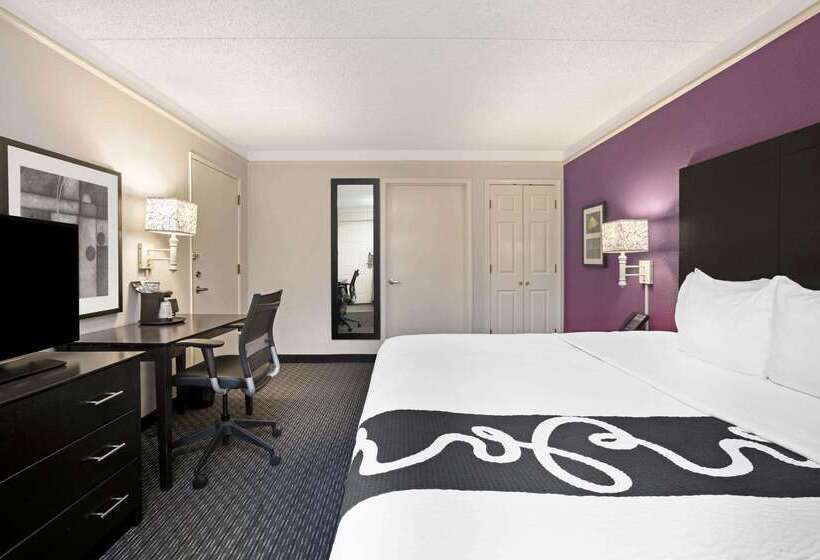 هتل La Quinta Inn By Wyndham Fresno Yosemite