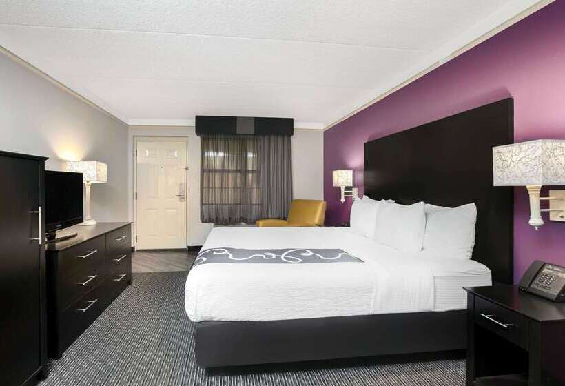 هتل La Quinta Inn By Wyndham Fresno Yosemite
