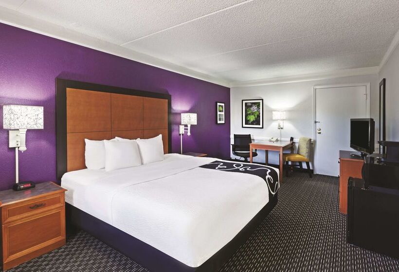 هتل La Quinta Inn By Wyndham Midland