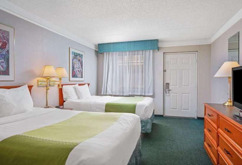هتل La Quinta Inn By Wyndham Reno
