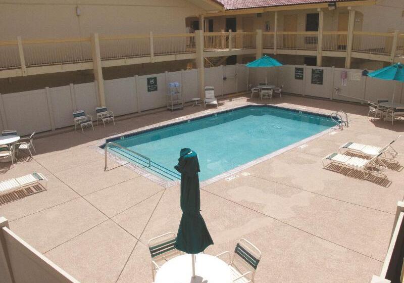 هتل La Quinta Inn By Wyndham Reno