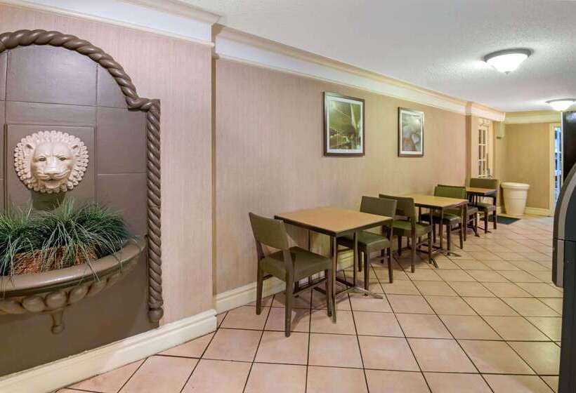 هتل La Quinta Inn By Wyndham San Antonio Market Square
