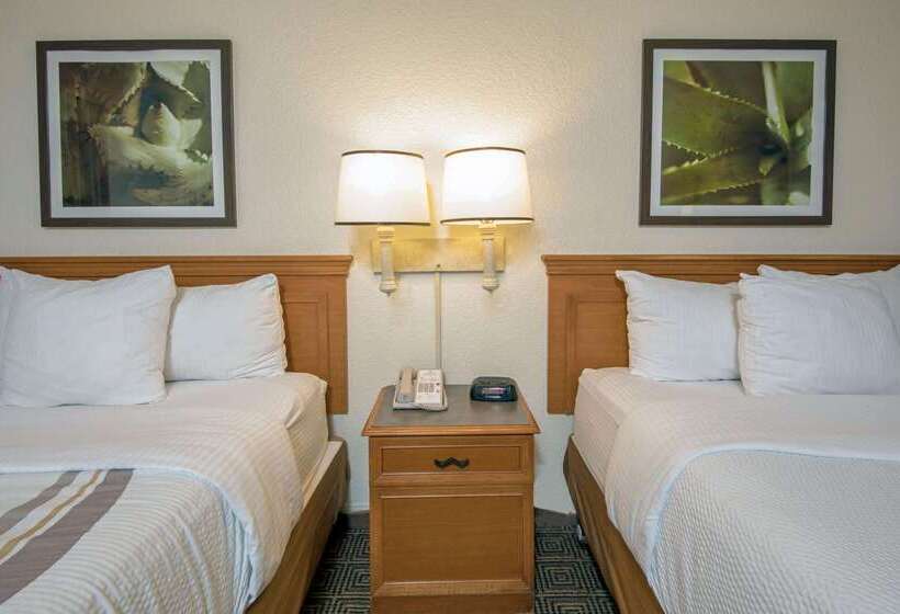 هتل La Quinta Inn By Wyndham San Antonio Market Square