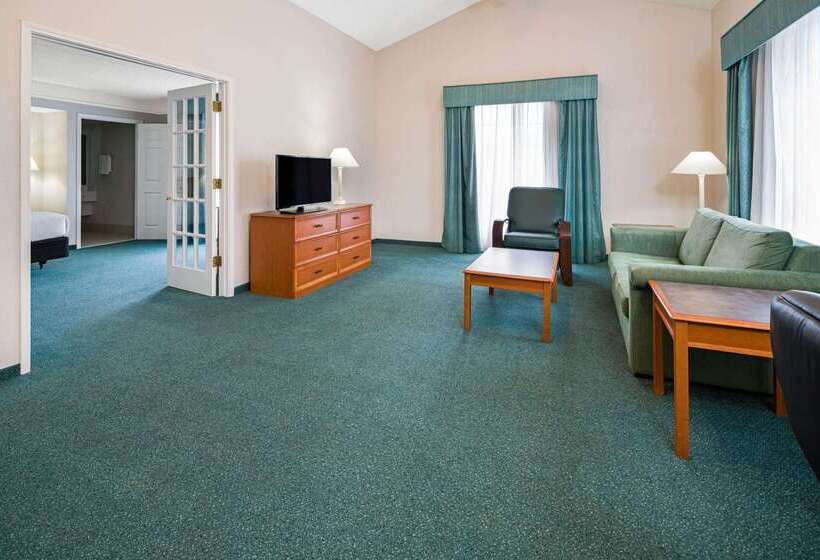 Отель Days Inn By Wyndham San Diego Vista