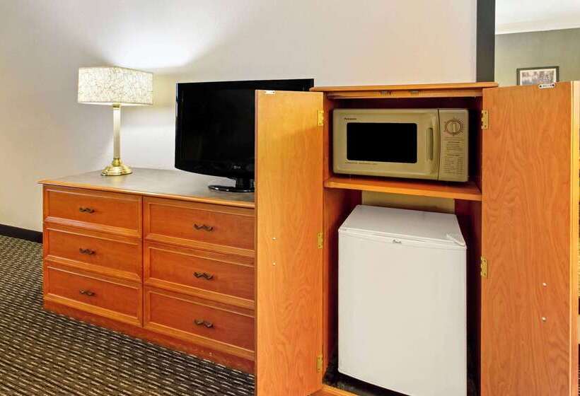 هتل La Quinta Inn By Wyndham Santa Fe