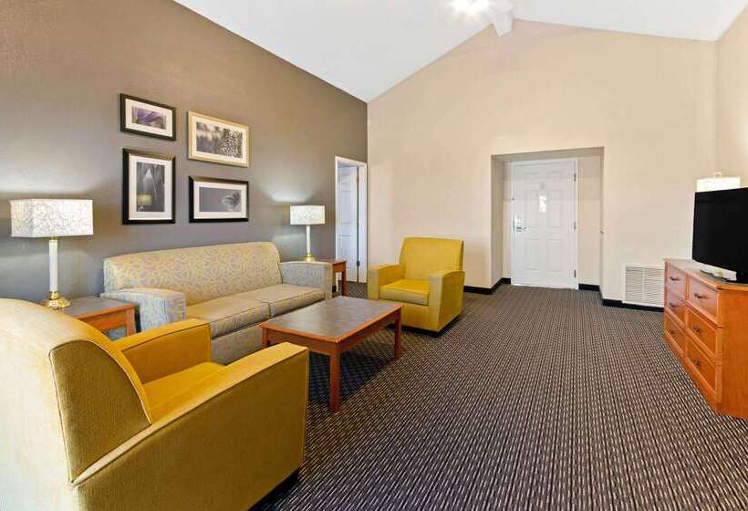 هتل La Quinta Inn By Wyndham Santa Fe