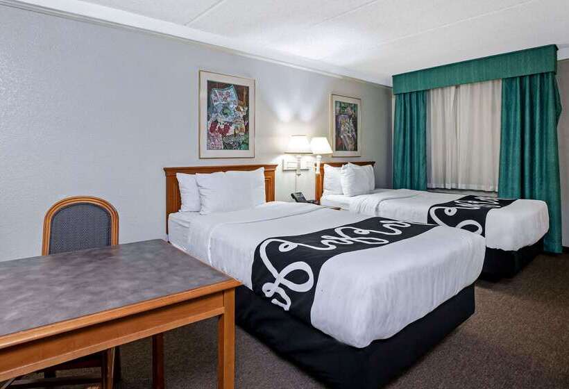 בית מלון כפרי La Quinta Inn By Wyndham Stockton