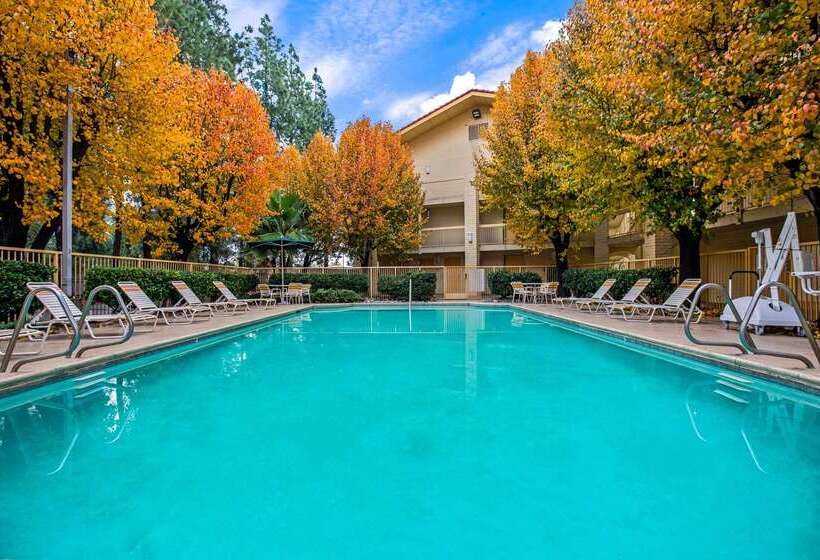 בית מלון כפרי La Quinta Inn By Wyndham Stockton