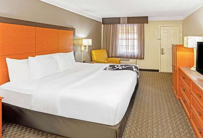 هتل La Quinta Inn By Wyndham Wichita Falls