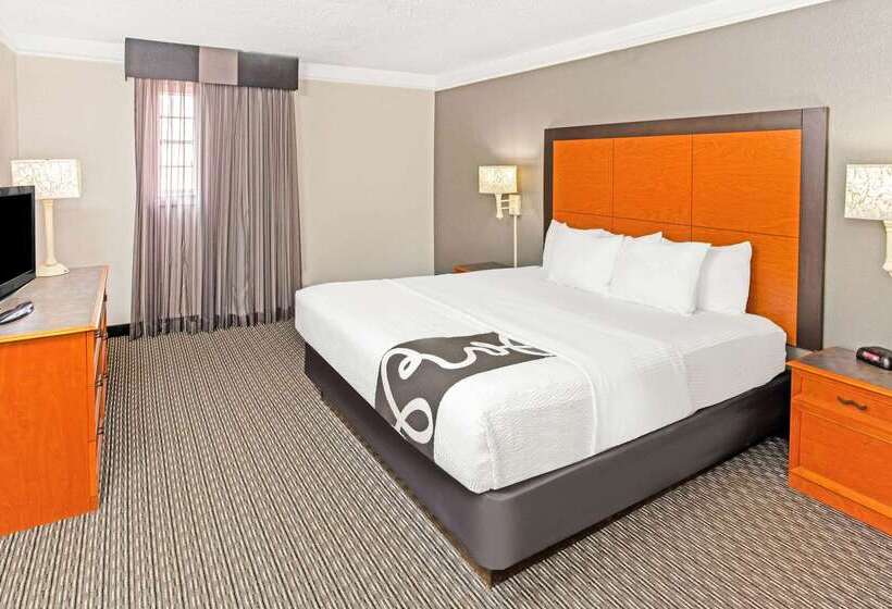 هتل La Quinta Inn By Wyndham Wichita Falls
