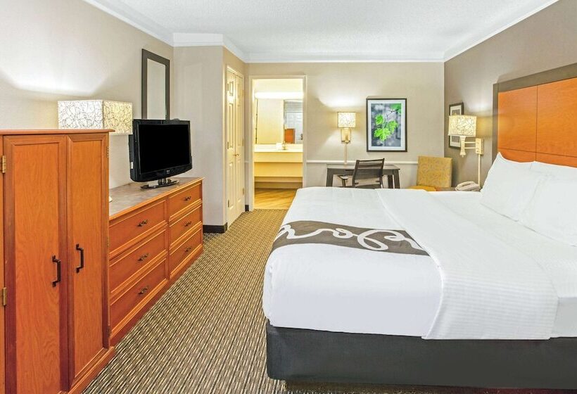 هتل La Quinta Inn By Wyndham Wichita Falls