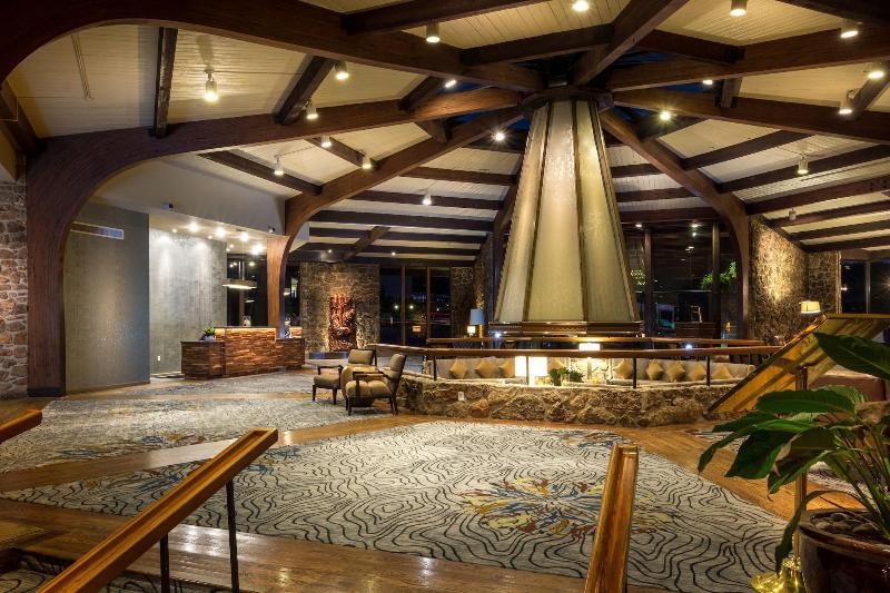 בית מלון כפרי Lodge Of Four Seasons Golf Resort, Marina & Spa