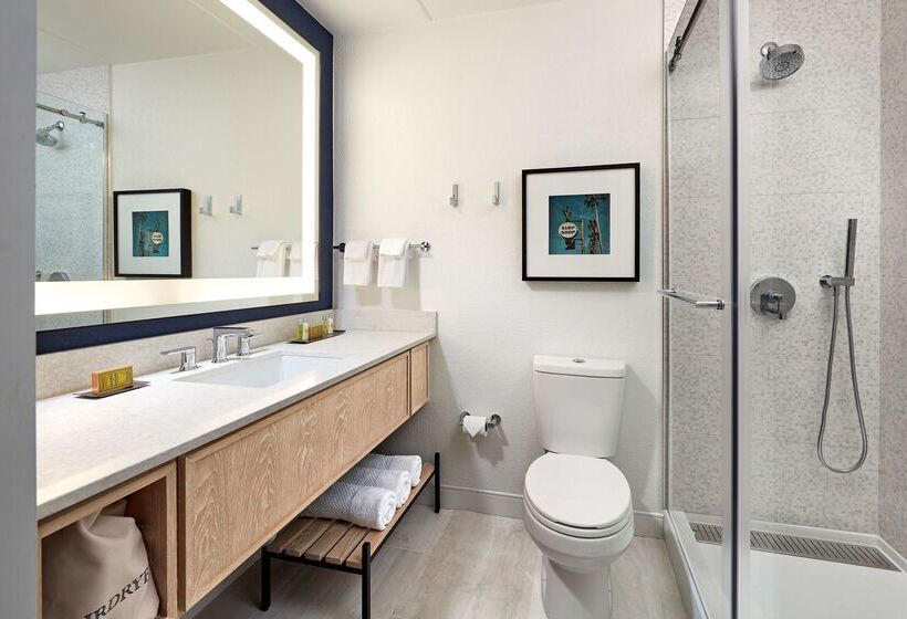 בית מלון כפרי Mdr Marina del Rey, a Doubletree by Hilton