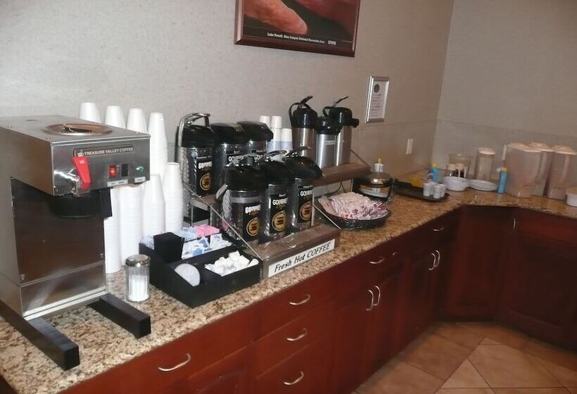 ホテル National 9 Inn Price