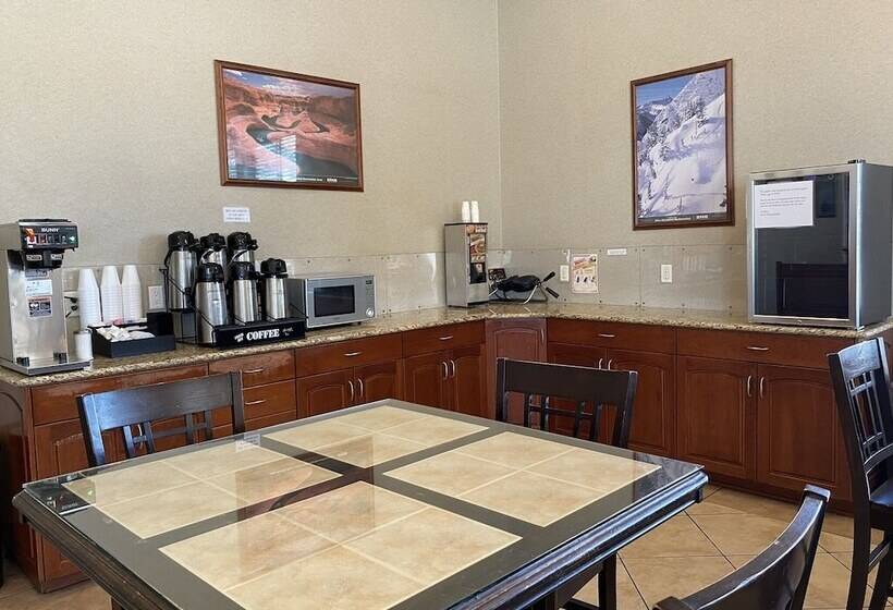 ホテル National 9 Inn Price