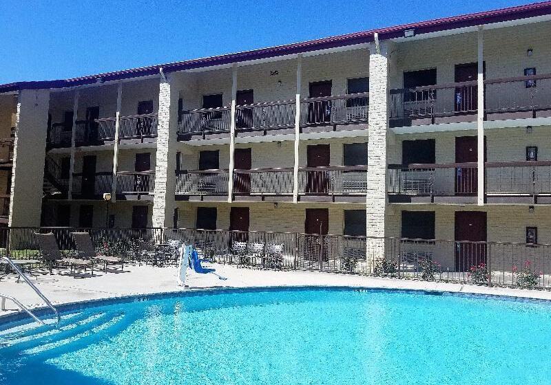 هتل Red Roof Inn & Suites Houston  Hobby Airport