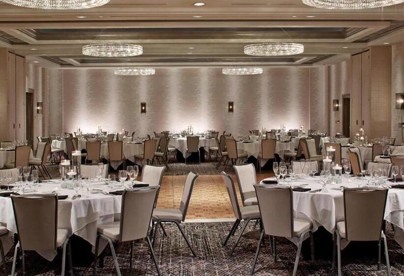 هتل Rochester Airport Marriott