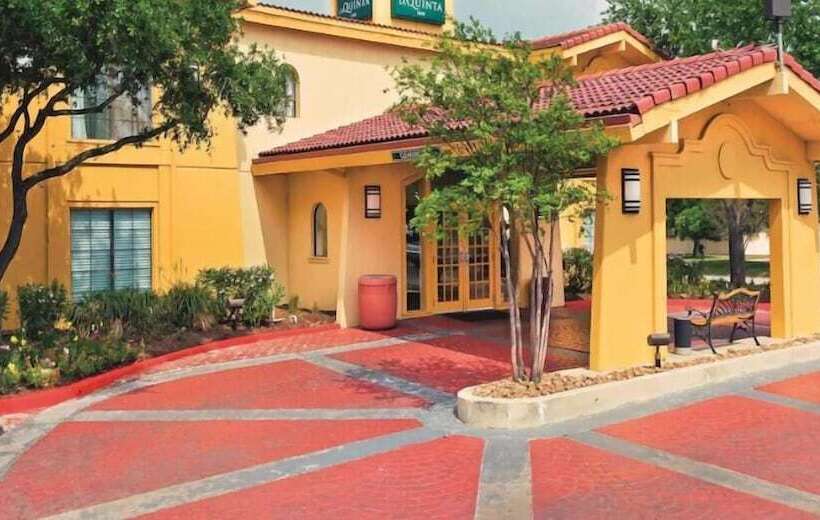 هتل Rodeway Inn