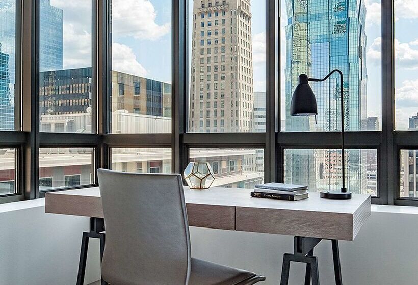 The Marquette Hotel, Curio Collection By Hilton