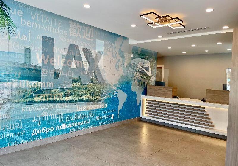 هتل Travelodge By Wyndham Lax
