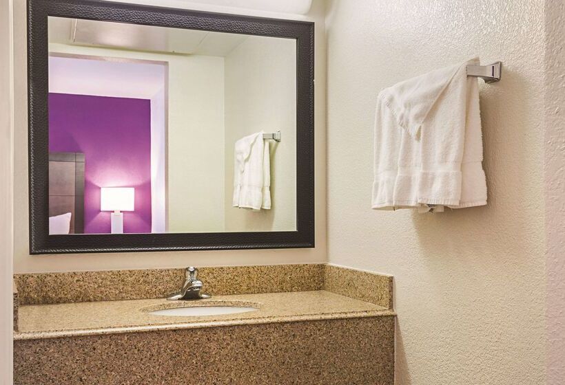 בית מלון כפרי Wingate By Wyndham Galveston East Beach