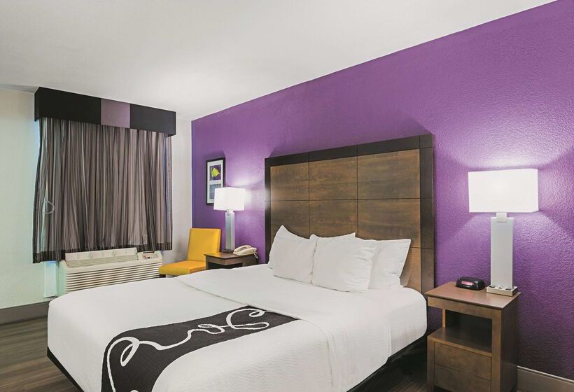 בית מלון כפרי Wingate By Wyndham Galveston East Beach