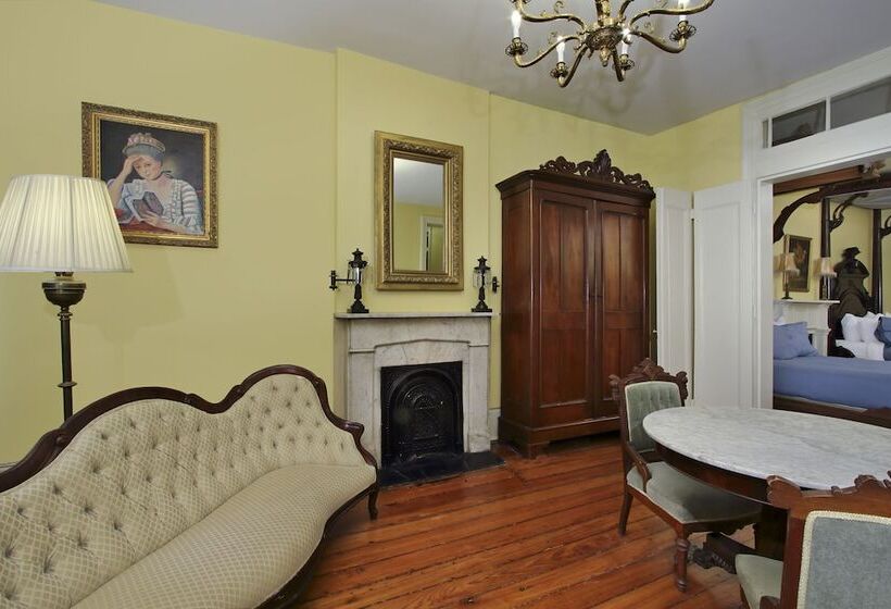 Lamothe House Hotel A French Quarter Guest Houses Property