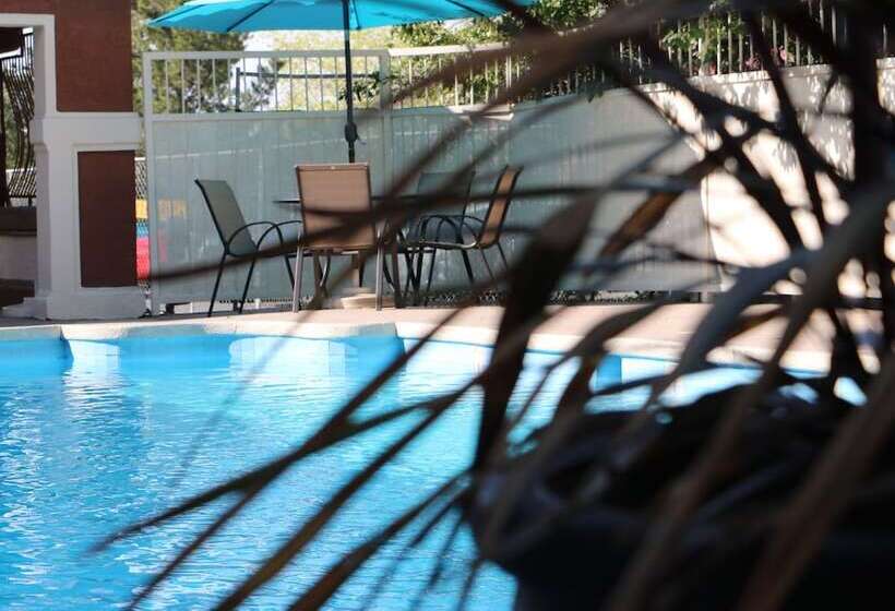 هتل San Mateo Inn