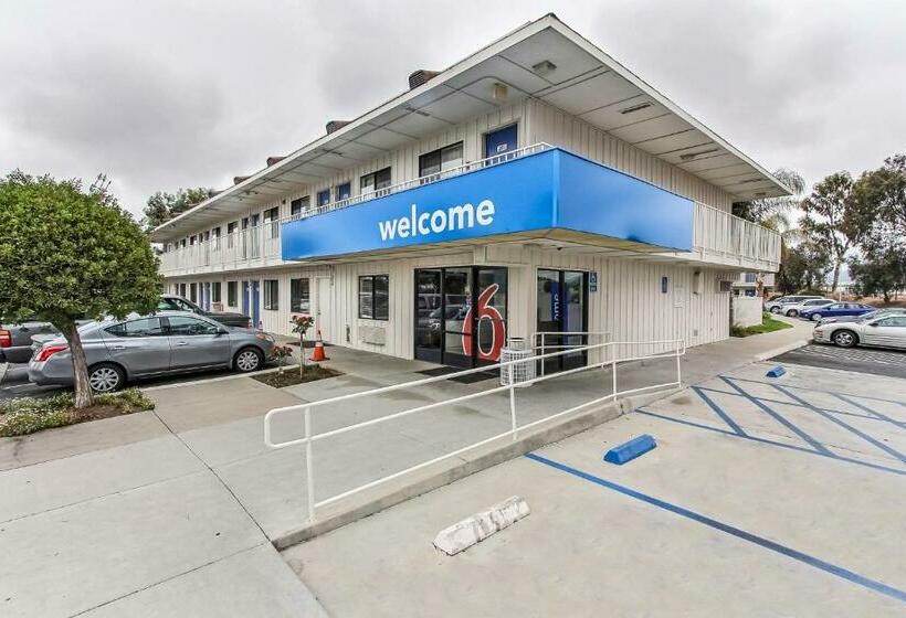 Motel 6salinas, Ca  South  Monterey Area