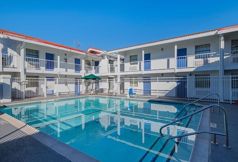 Motel 6grand Prairie, Tx  Interstate 30