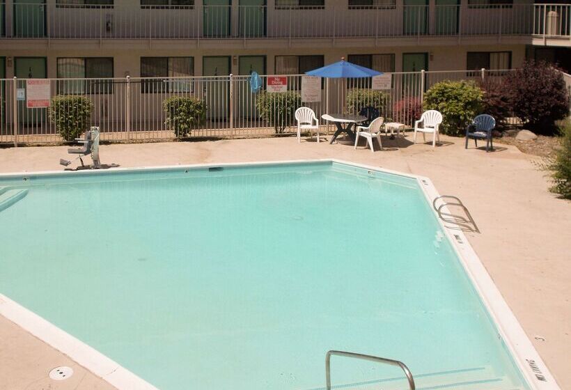 Motel 6reno, Nv  Livestock Events Center