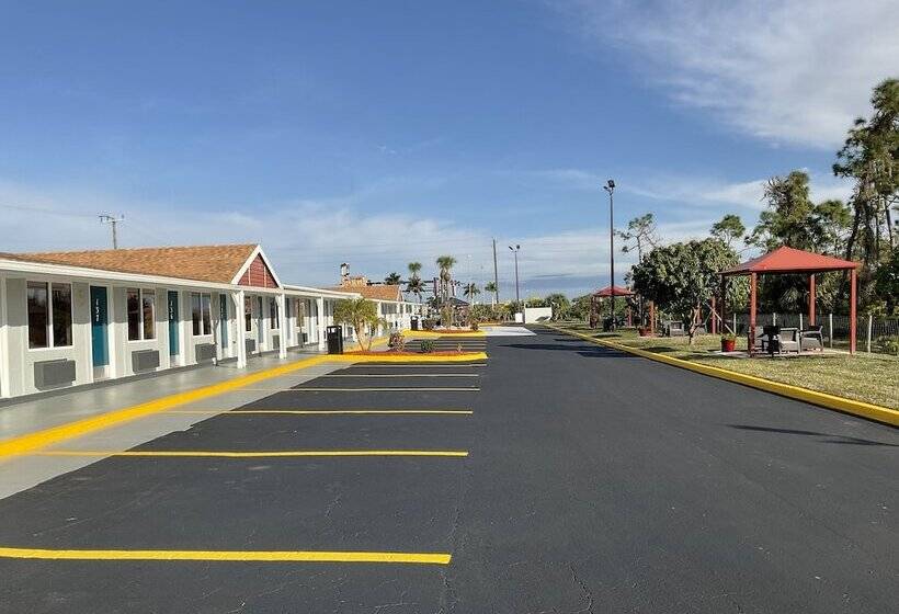 فندق على الطريق Knights Inn Punta Gorda