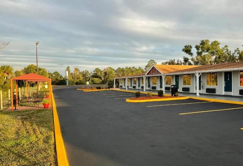 فندق على الطريق Knights Inn Punta Gorda