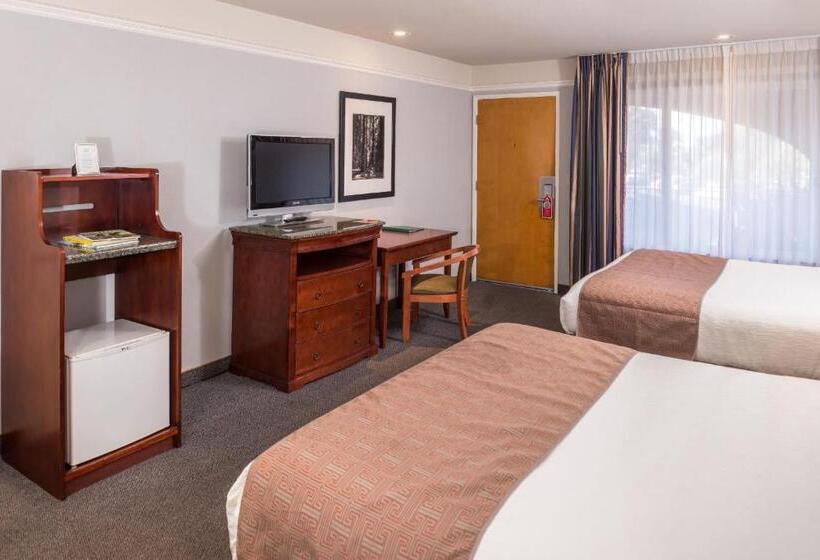 מוטל Laurel Inn & Conference Center