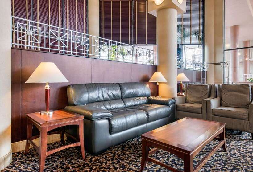 리조트 Quality Inn & Suites Tarpon Springs South