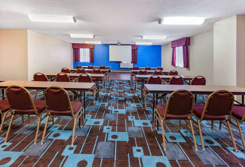 בית מלון כפרי Baymont By Wyndham Perrysburg Toledo